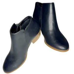 NWT Women’s American Eagle Booties